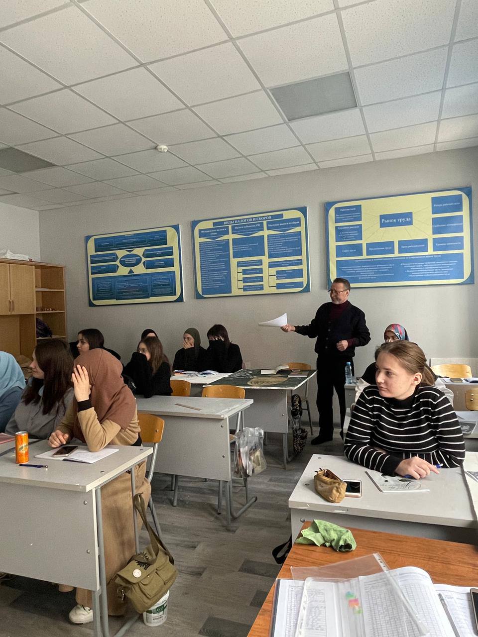 В преддверии Дня защитников Отечества в Гуманитарно-педагогическом колледже прошел Урок мужества.